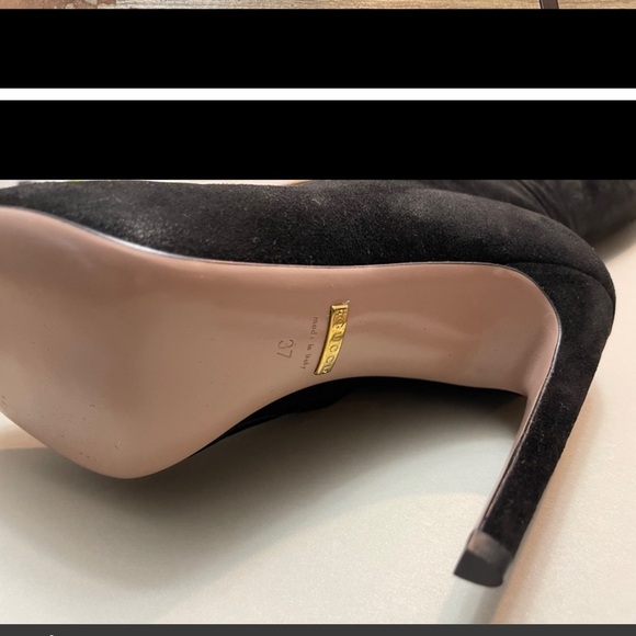 NIB Gucci suede boots size 7 - Picture 3 of 3